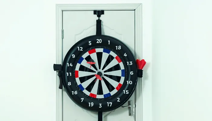 How to hang dartboard on Door